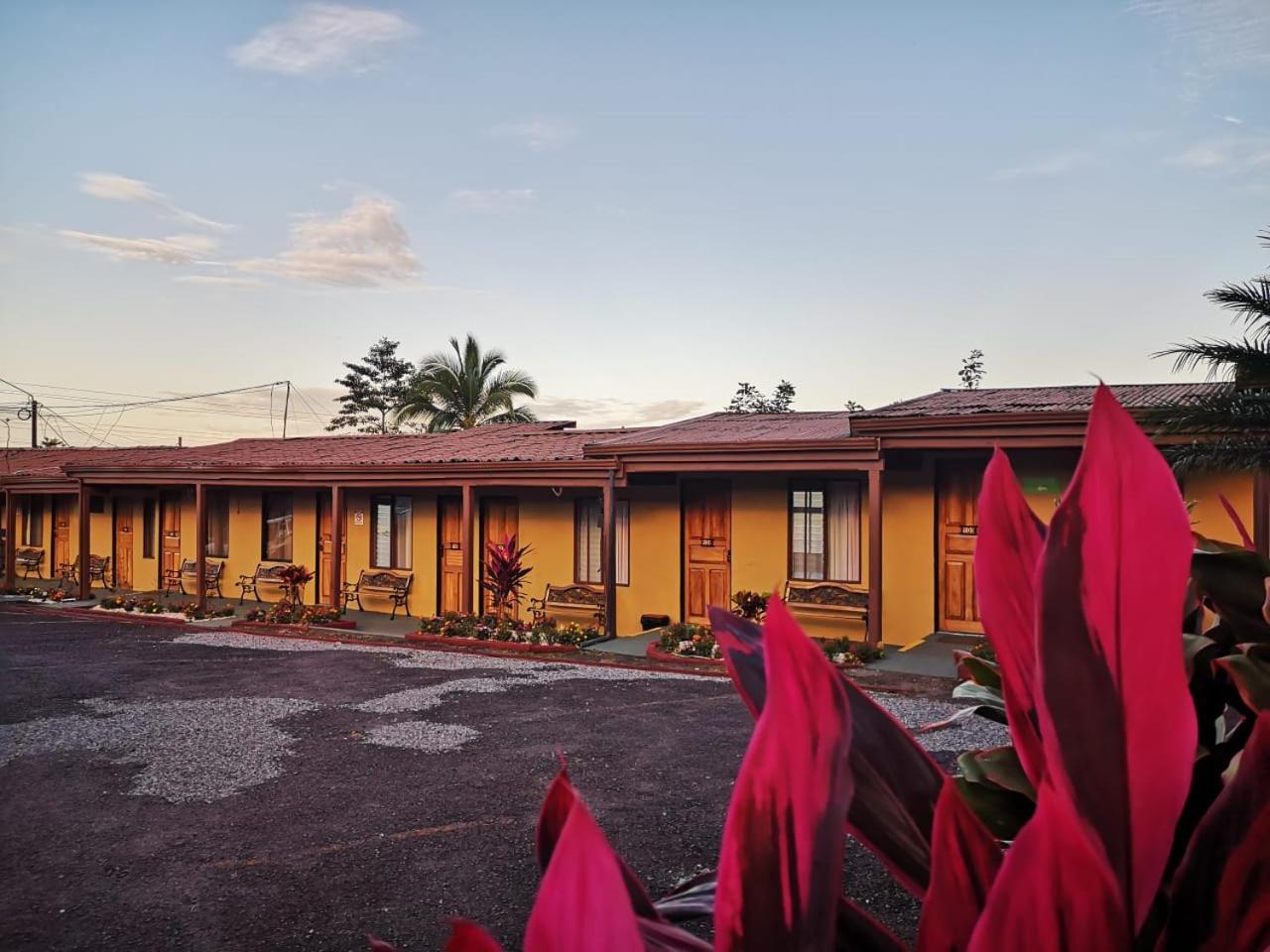 Hotel Destinos Arenal La Fortuna Exterior foto